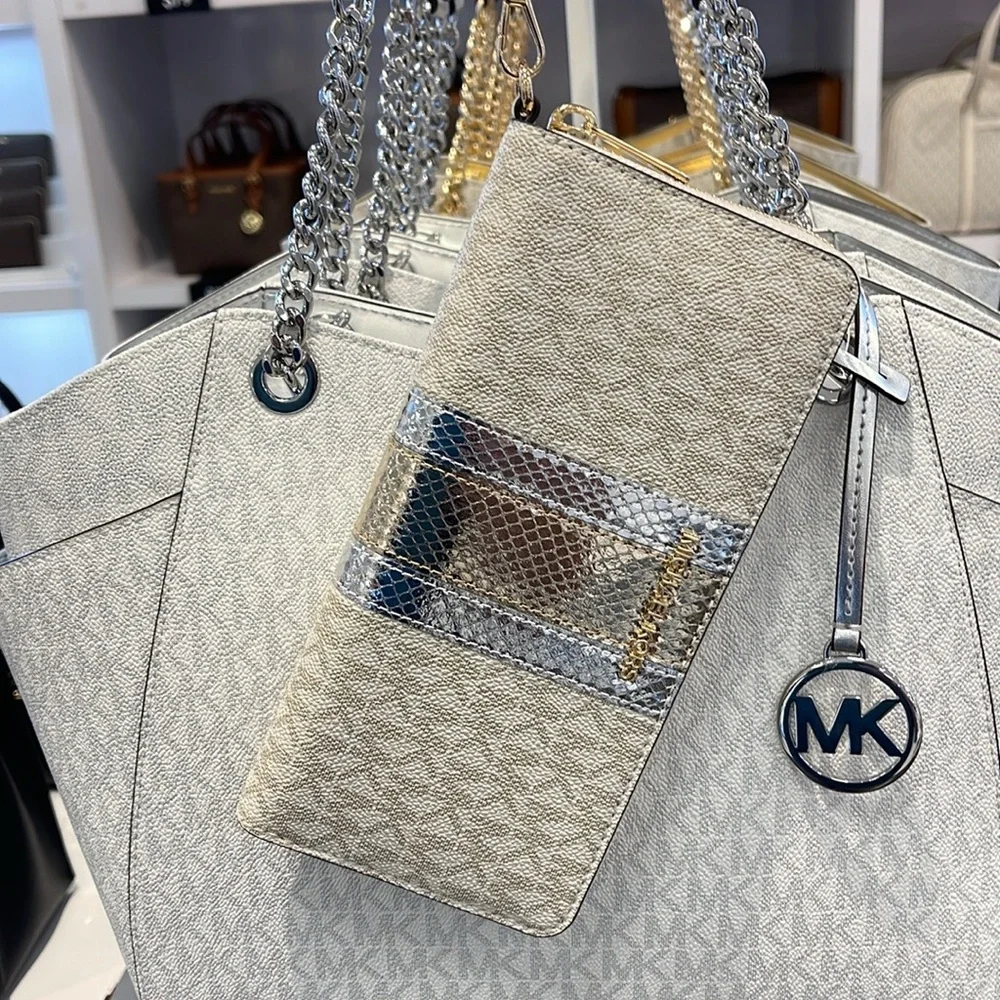 Michael Kors Jet Set Travel Large Signature Logo and Metallic Continental Wallet